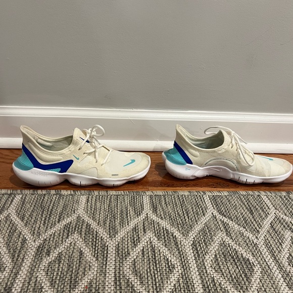 Nike Running Sneakers, Size 6 - Picture 4 of 13